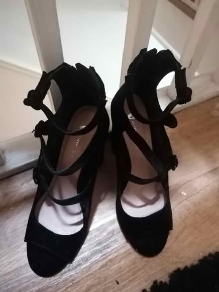 Photo of free Peep toes shoes SIZE 6 (New Cross SE14) #3