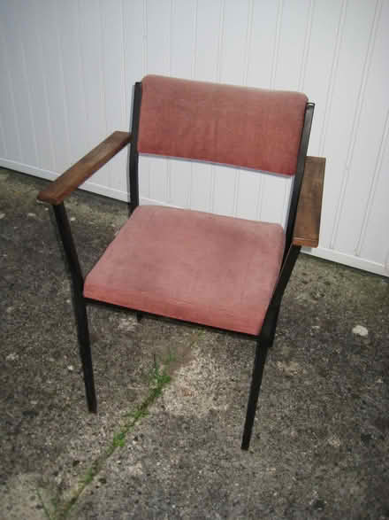 Photo of free Tubular steel framed chair. (Aldwick PO21) #1