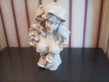 Photo of free Large resin statue (Leigh Beck SS8) #1