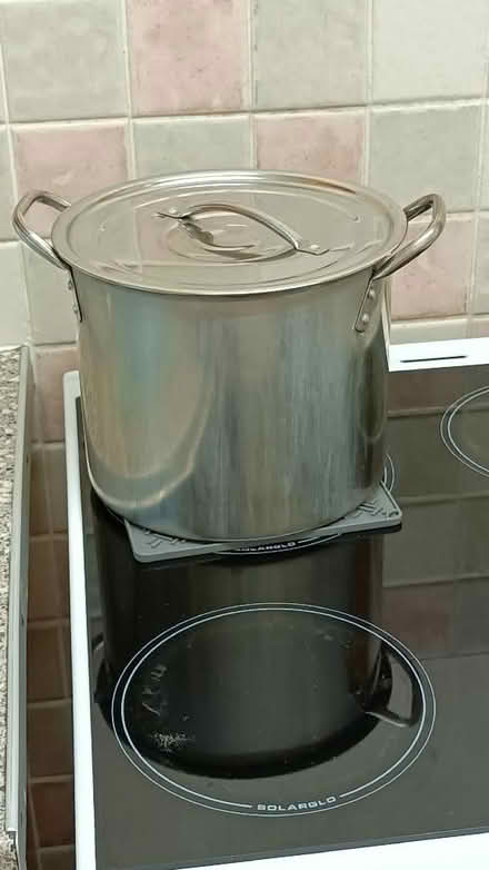Photo of free Large saucepan (Girlington BD8) #3