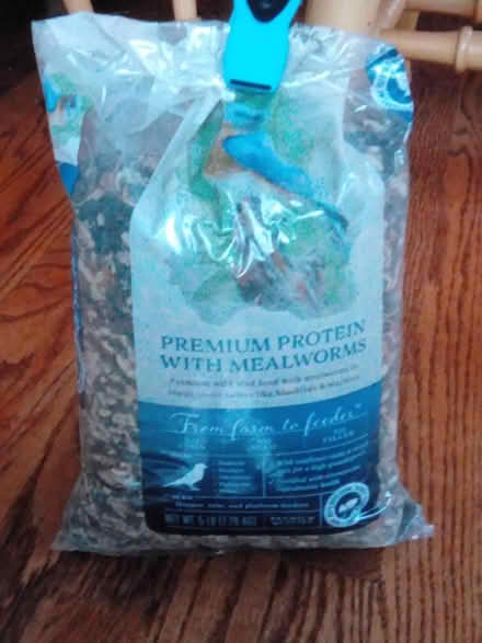 Photo of free Bird Seed (Fontenaix subdiv., Naperville) #1