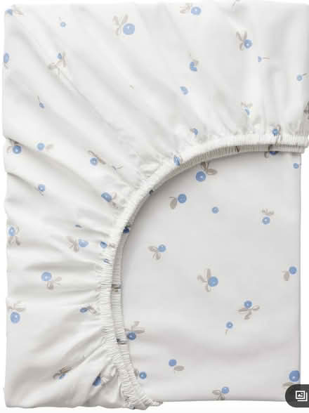 Photo of free ikea RÖDHAKE Fitted sheet for cot (Mitcham CR4) #1