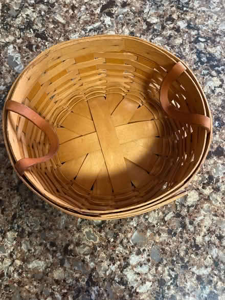 Photo of free Longaberger basket (Lindenhurst south of Hoffman) #2