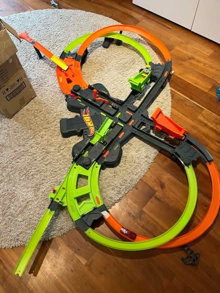 Photo of free Hot wheels track (TW7) #1