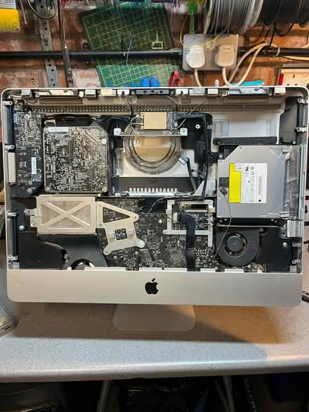 Photo of free 2009 21” iMac (spares or repair) (CH6, Flint) #3