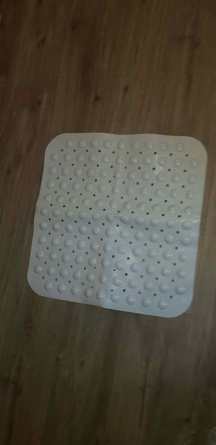 Photo of free Shower mat (Emsworth PO10) #1
