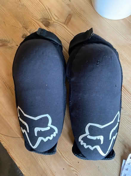 Photo of free MTB Knee pads, slightly damaged (Stacey Bank S6) #1