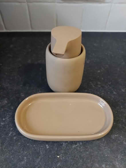 Photo of free Ceramic soap dispenser (GL51) #1