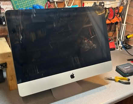 Photo of free 2009 21” iMac (spares or repair) (CH6, Flint) #1