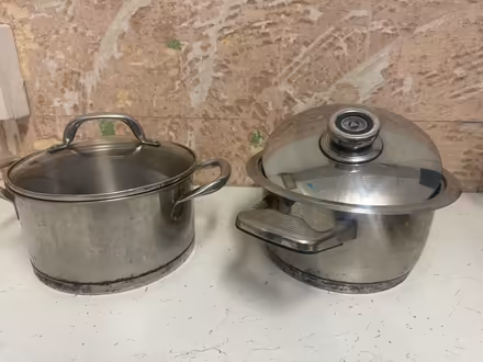 Photo of free 2x medium cooking pots (Ninelms SW8) #1
