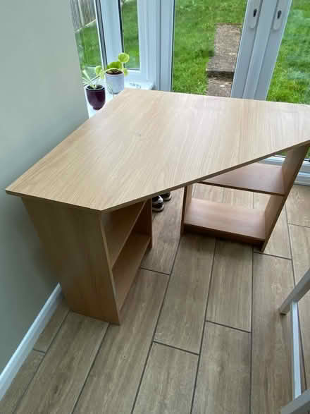Photo of free Corner Desk (Merstham, RH1) #1