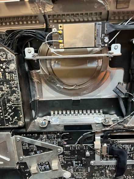 Photo of free 2009 21” iMac (spares or repair) (CH6, Flint) #2