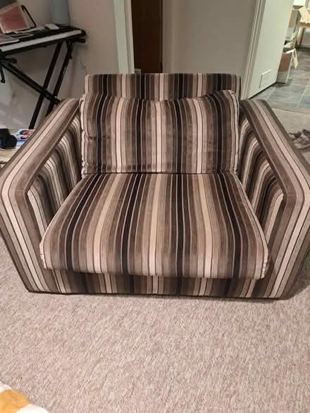 Photo of free Armchair (CB4) #2