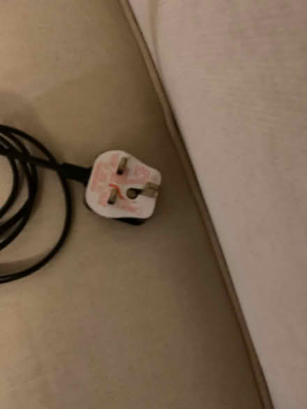 Photo of free Working Lamp - loose bulb attached (SE28) #4