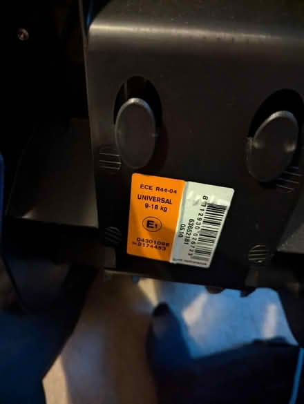 Photo of free Car seat 9-18kg (UB10 Ickenham) #2