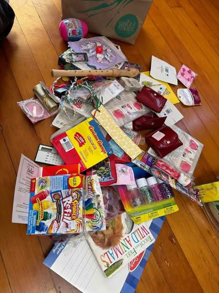 Photo of free kid prizes / favors (DT North palo alto) #1