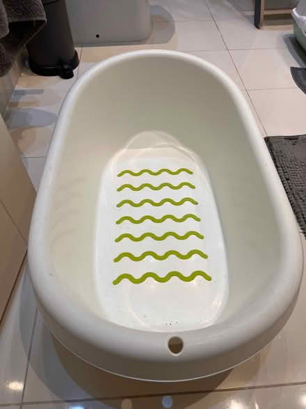 Photo of free Toddler bath (Tulse Hill, SE21) #2