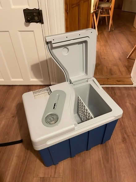 Photo of free Electric cool box/ camping fridge - mains + 12v (Selly Park B29) #4