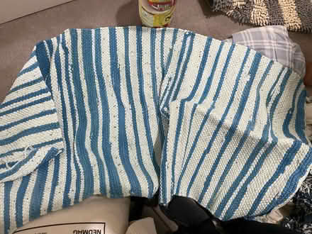 Photo of free rectangle rug (SE28) #1