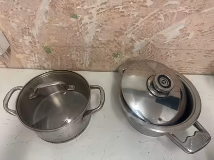 Photo of free 2x medium cooking pots (Ninelms SW8) #4