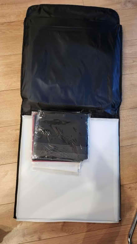 Photo of free Light box and accessories (SW16) #2