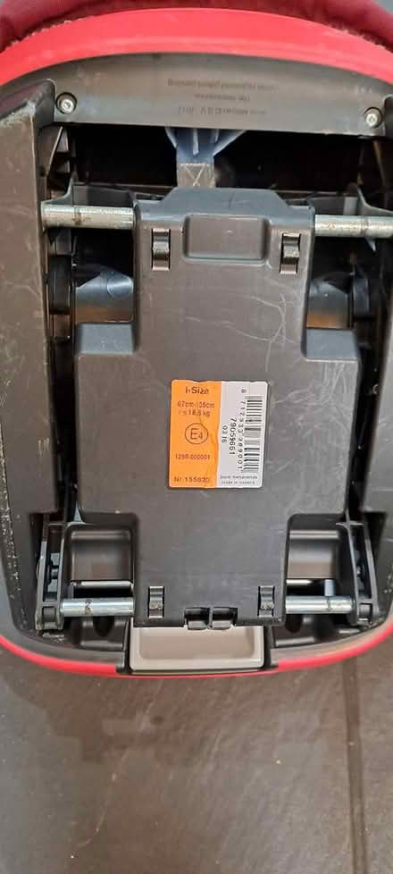 Photo of free Maxi Cosi 2 way car seat (Pratts Bottom) #3