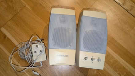 Photo of free Desktop computer speakers (Cutteslowe OX2) #1