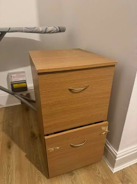 Photo of free Desk (Croydon) #2