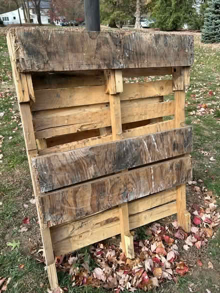 Photo of free 2 pallets (Little Silver) #3