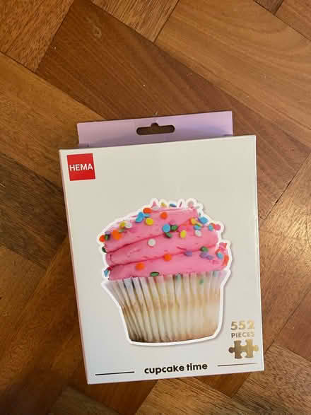 Photo of free 500 pieces cupcake jigsaw puzzle (Nightingale Lane, SW12) #1