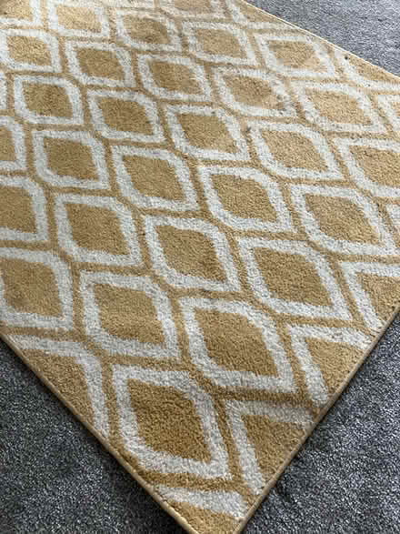Photo of free Small rug (Castleford) #1