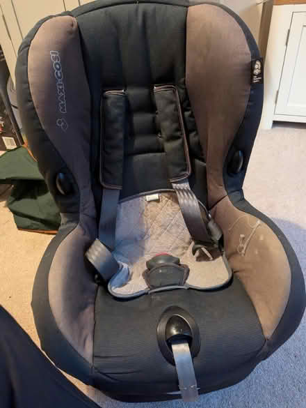 Photo of free Car seat 9-18kg (UB10 Ickenham) #1