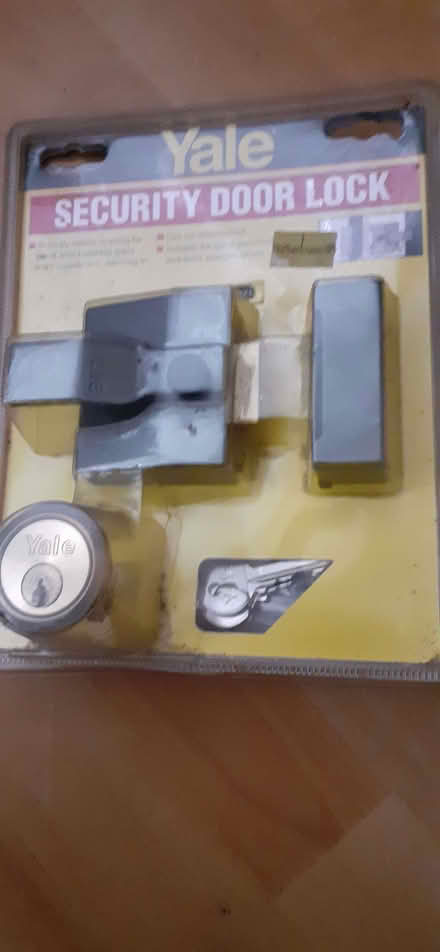 Photo of free Yale security door lock (Basildon SS14) #1