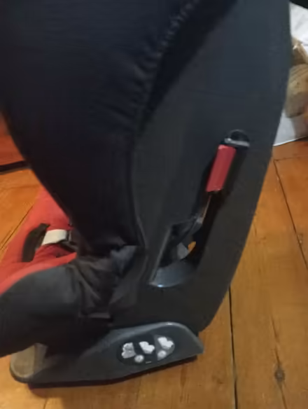 Photo of free Britax Romer car seat 9-18kgs (HP13 Terriers near RGS) #2