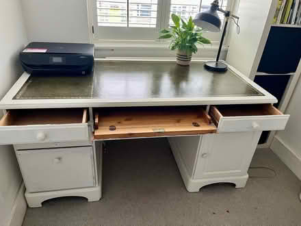 Photo of free White desk with green leather top (Twickenham TW1) #4