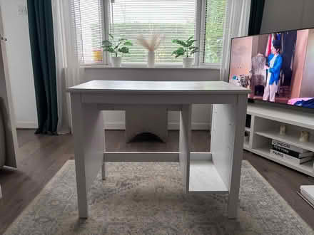 Photo of free White desk (WN7) #1