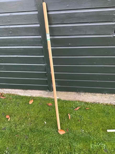 Photo of free Broom pole (Wheathampstead AL4) #1