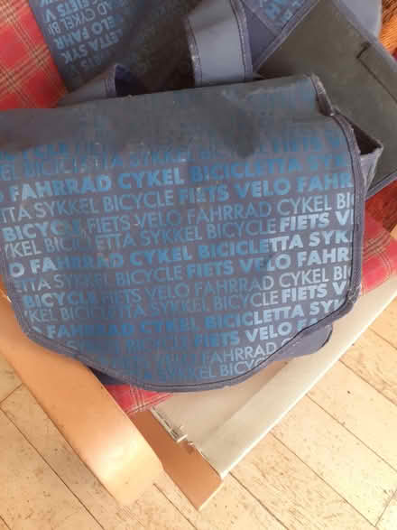 Photo of free pannier bag Double blue. (Bowbridge GL5) #1