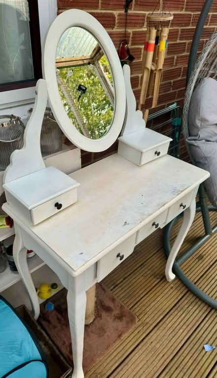 Photo of free White Dressing Table for upcycling (Buckingham MK18 1) #4