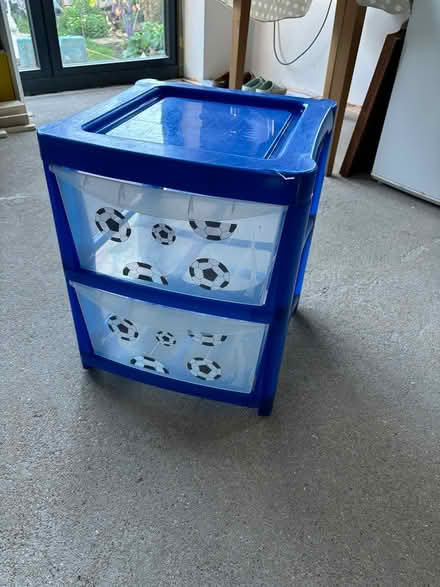 Photo of free 2 drawer mobile unit on wheels (Bookham, Leatherhead) #1
