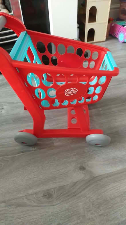 Photo of free Toddlers shopping trilley (Garforth LS25) #1