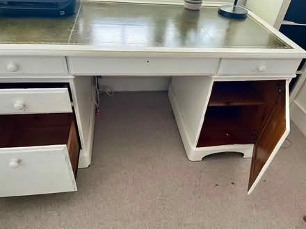 Photo of free White desk with green leather top (Twickenham TW1) #2