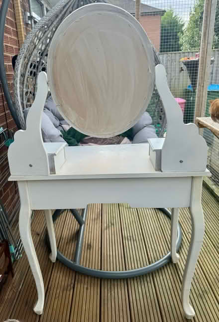 Photo of free White Dressing Table for upcycling (Buckingham MK18 1) #3