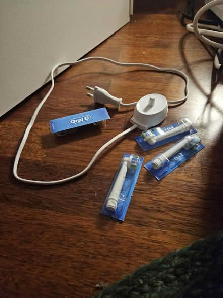 Photo of free Oral B toothbrush charger & heads (E15 1HB) #1