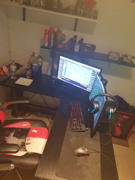 Photo of free L Shaped computer desk (Mitcham CR4) #2