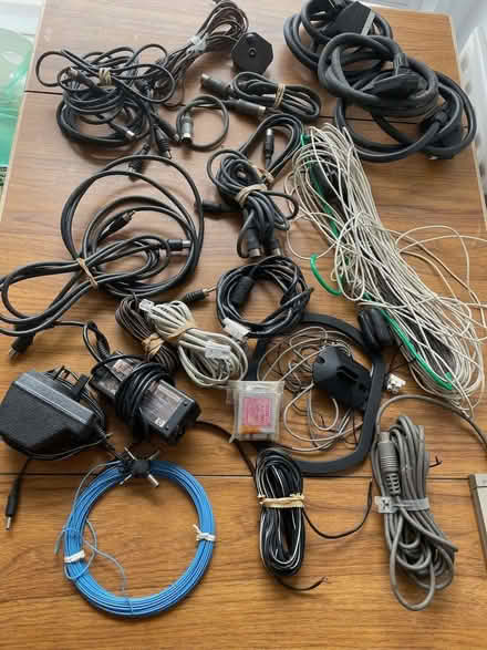 Photo of free Assorted audio/ TV wiring (E5) #1