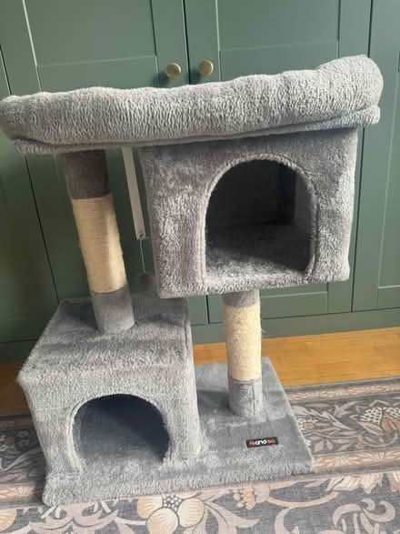 Photo of free Cat tree w/ ball perfect condition (Camberwell) #1