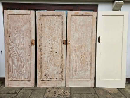 Photo of free x4 1930's single panel doors (Copthorne SY3) #1