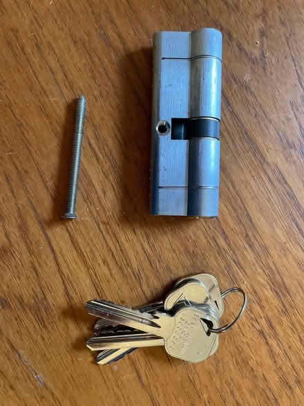 Photo of free Cylinder Versa lock, 85mm (Osney OX2) #1