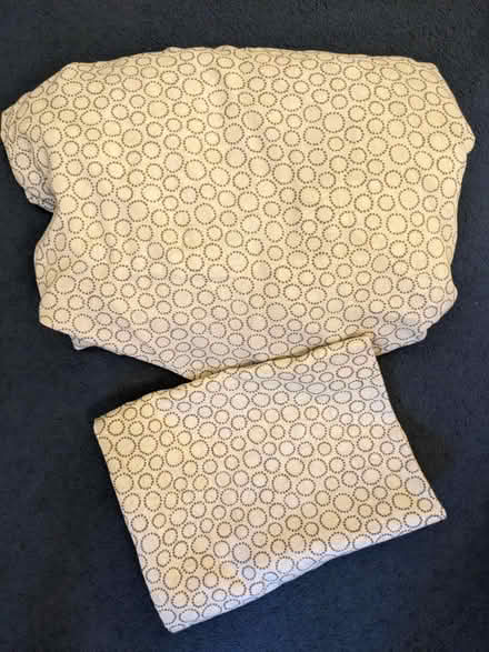 Photo of free Single duvet cover & 1 pillow case (Central Croydon CR0) #1